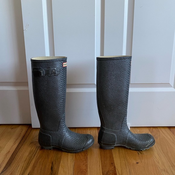 Hunter rain boots in grey croc - Picture 5 of 7